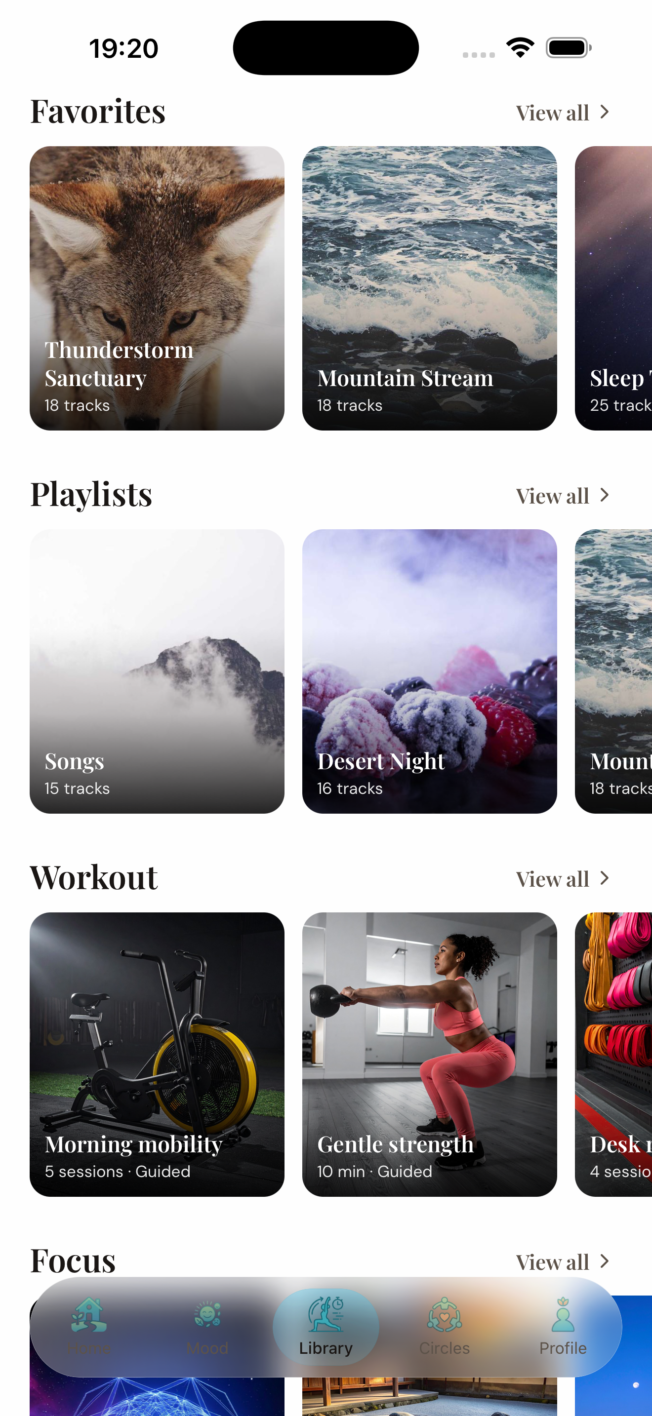 Gruvium Library screen with Favorites, Playlists, and Workout collections